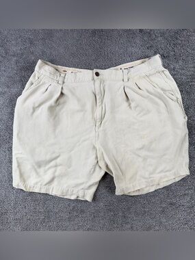 Tommy Bahama 100% Silk Pleated Dress Shorts Men’s 38 Ivory Cream White Beach